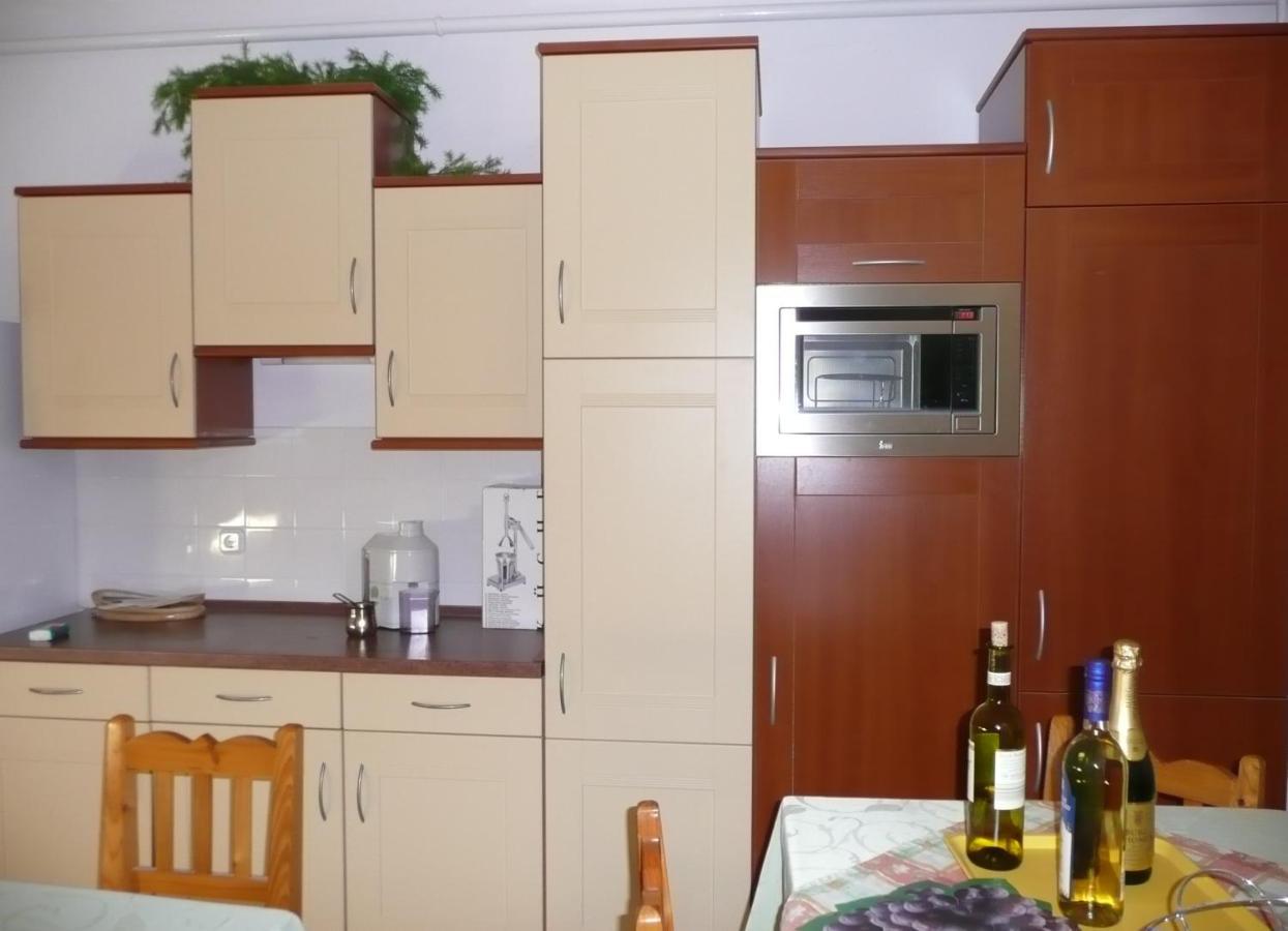 Balaton Art Guesthouse Balatonszárszó Eksteriør bilde