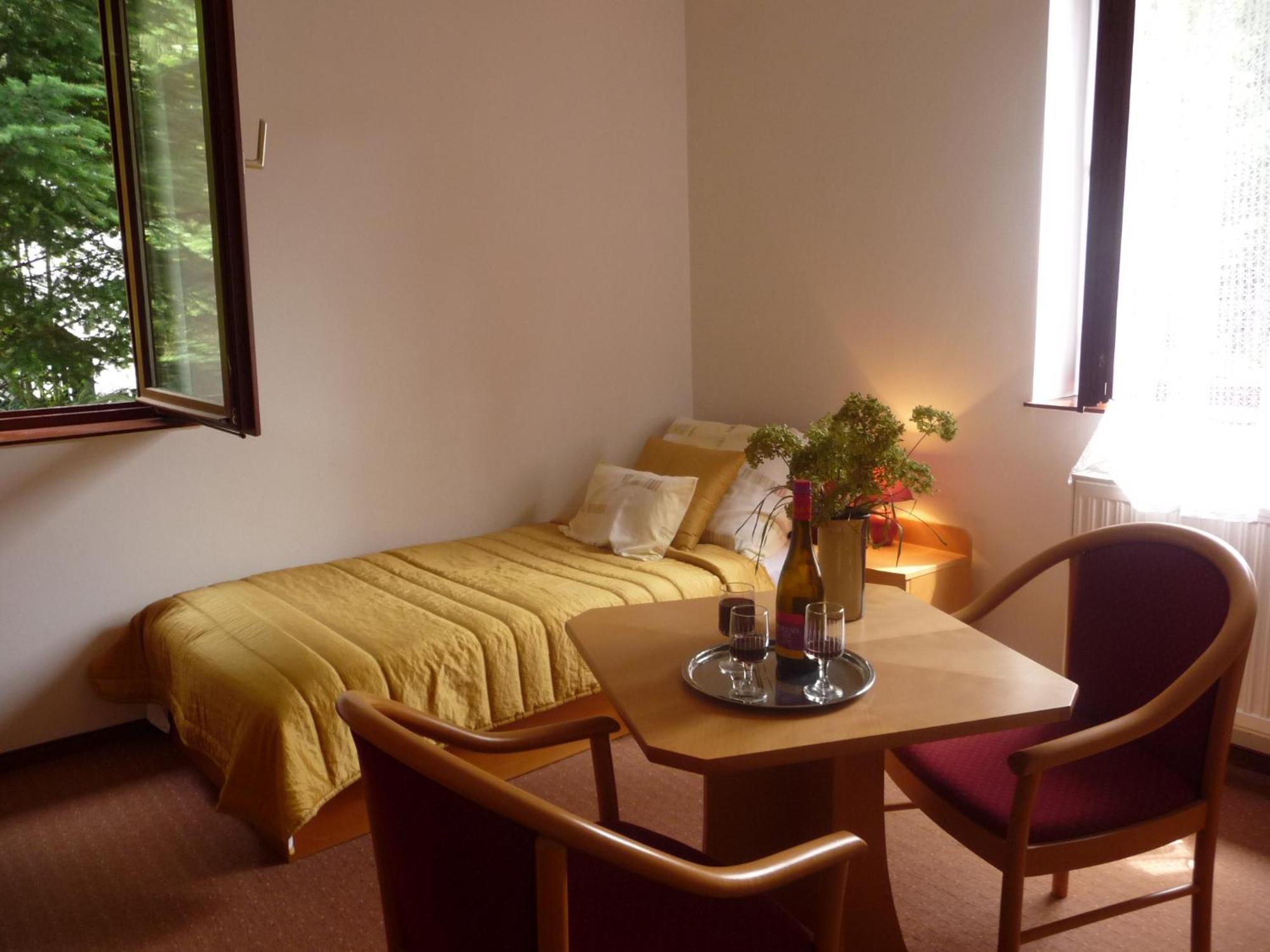 Balaton Art Guesthouse Balatonszárszó Eksteriør bilde