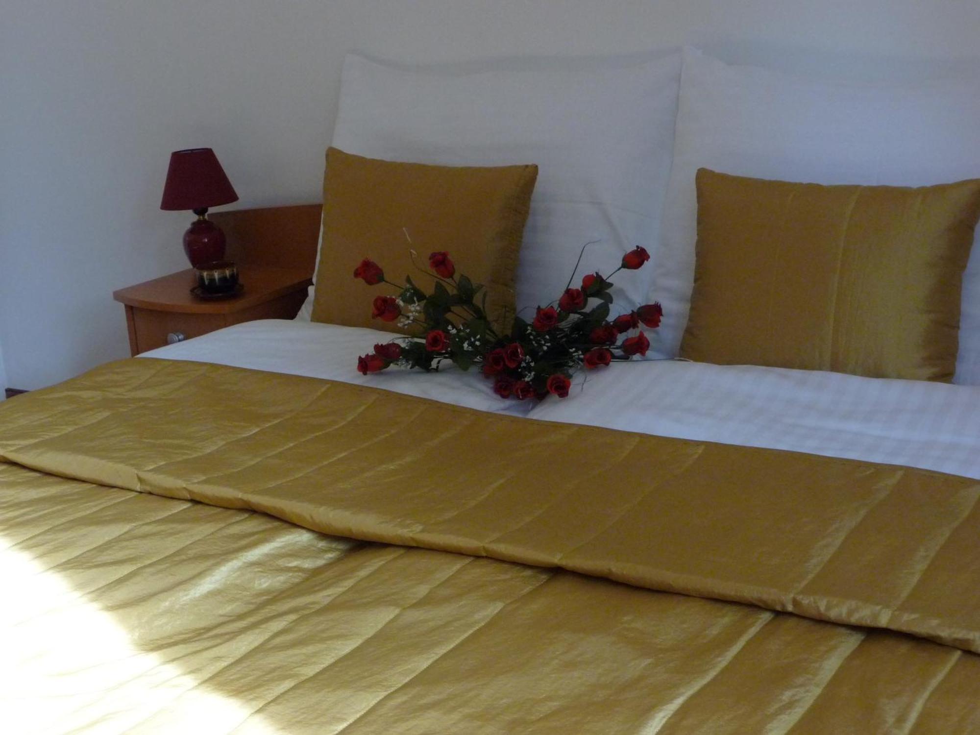 Balaton Art Guesthouse Balatonszárszó Eksteriør bilde