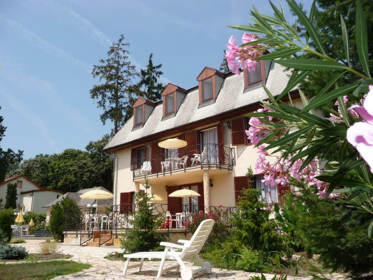 Balaton Art Guesthouse Balatonszárszó Eksteriør bilde