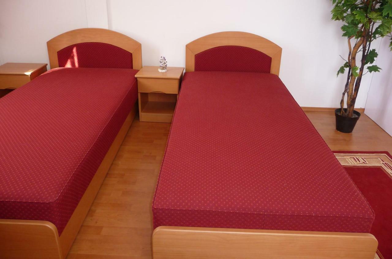 Balaton Art Guesthouse Balatonszárszó Eksteriør bilde