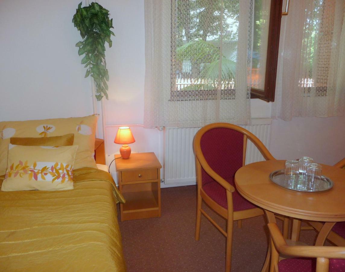 Balaton Art Guesthouse Balatonszárszó Eksteriør bilde