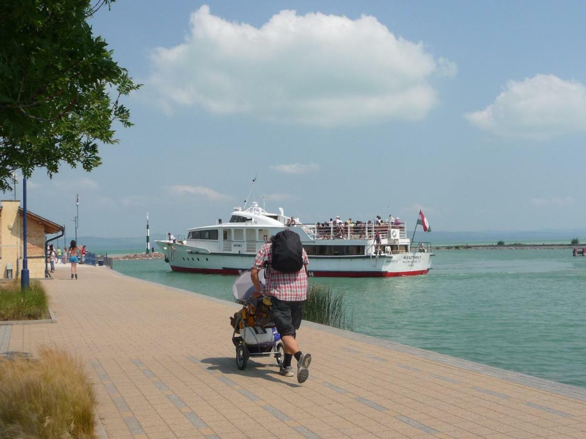 Balaton Art Guesthouse Balatonszárszó Eksteriør bilde