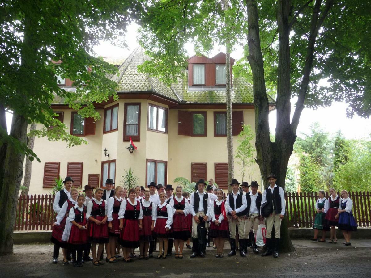 Balaton Art Guesthouse Balatonszárszó Eksteriør bilde
