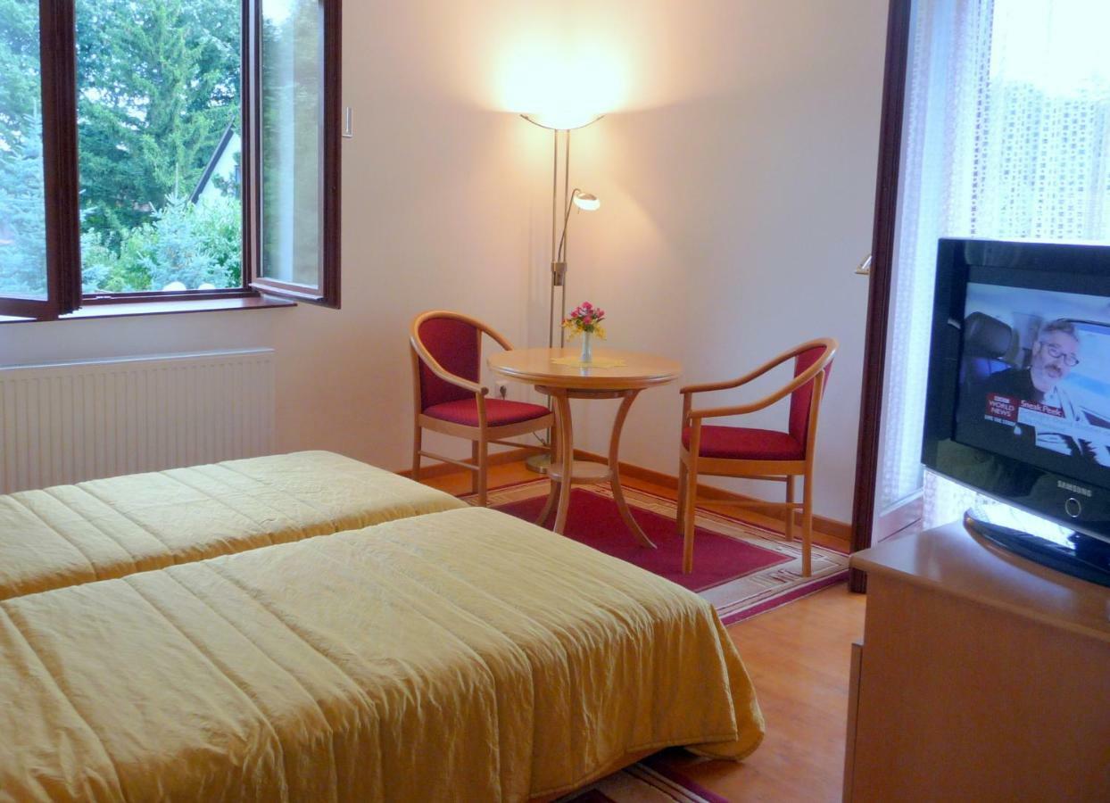 Balaton Art Guesthouse Balatonszárszó Eksteriør bilde