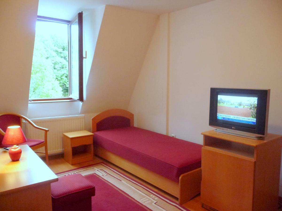 Balaton Art Guesthouse Balatonszárszó Eksteriør bilde